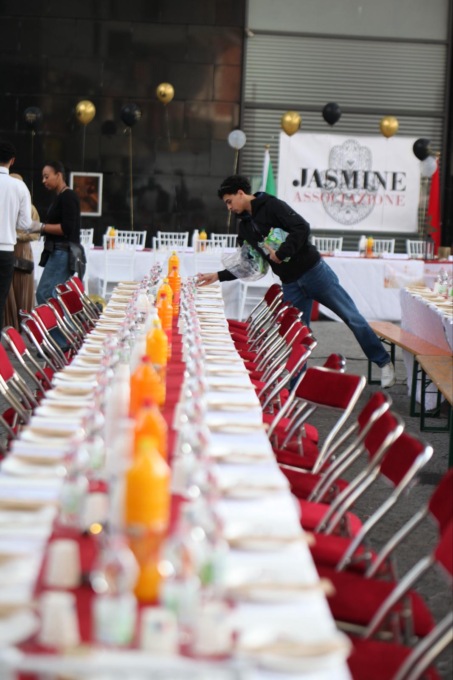 Successo per il terzo Iftar in piazza, la tavola multiculturle di fine Ramadan