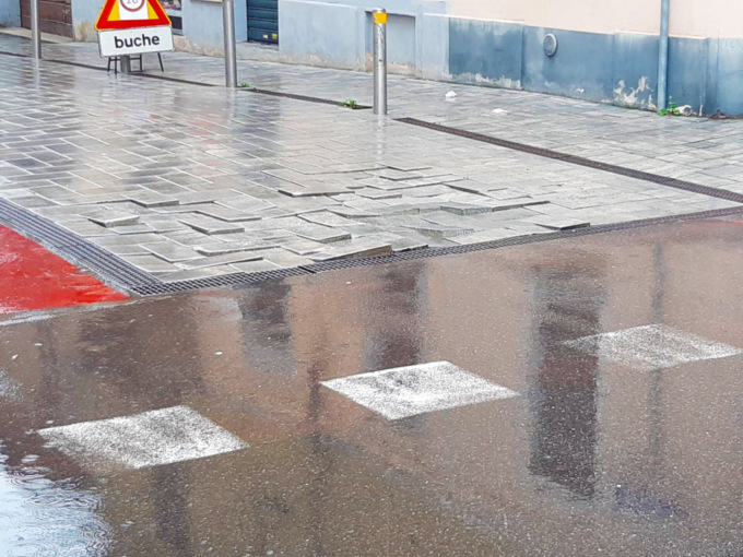 Via Pessina da rifare: torna l'asfalto