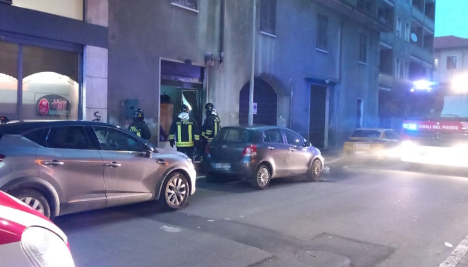 Negozio di tappeti in fiamme