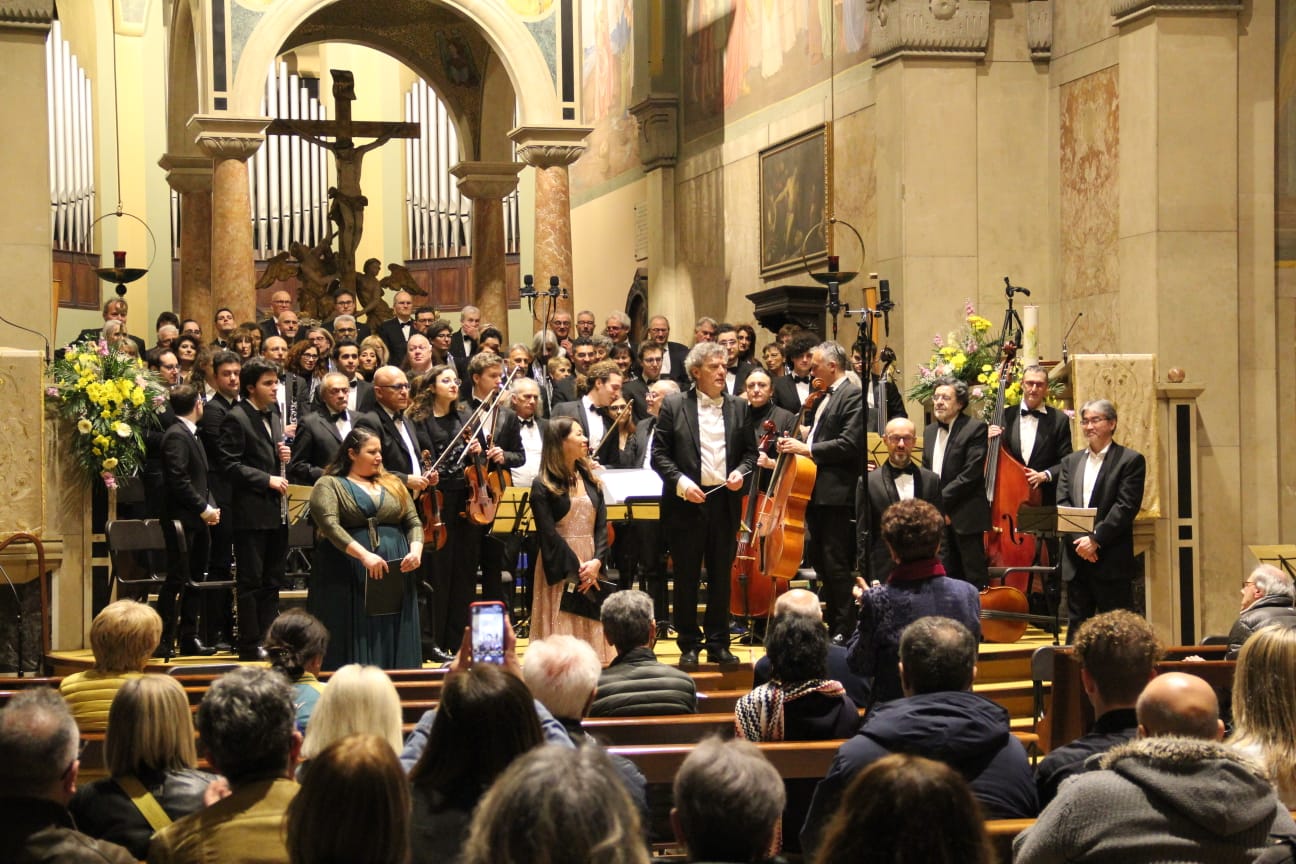 Coro Sinfonico e Orchestra dell'Accademia Amadeus per la RESClassicA 2024 (1)