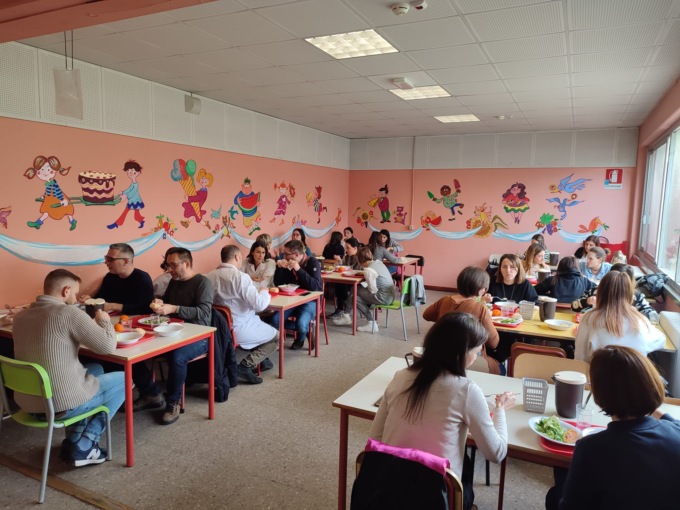 Prima tappa a Bollate per la mensa aperta con i genitori