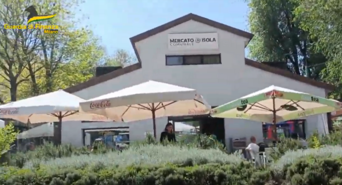 ‘Ndrangheta, rifiuti e locali della movida milanese: 14 arresti e 4 locali sequestrati