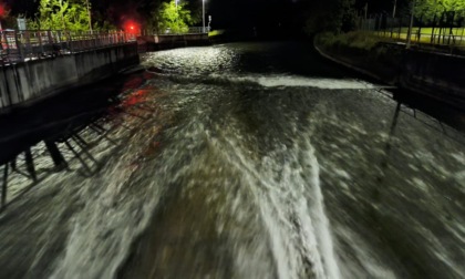 Tenta di buttarsi nel Naviglio, salvato dai Carabinieri