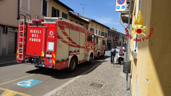 Precipita dal tetto di un’abitazione: morto un muratore di 36 anni