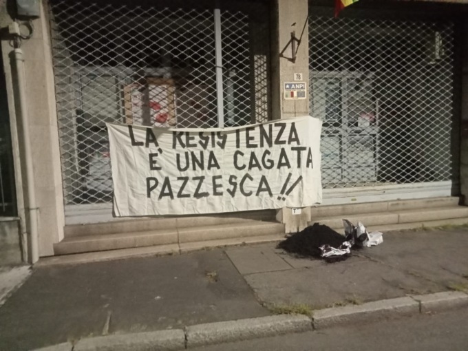 Letame davanti alla sede dell’Anpi