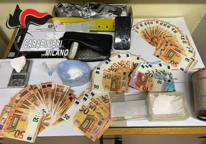 Bollate, tre arresti per spaccio: i Carabinieri rinvengono droga e contanti