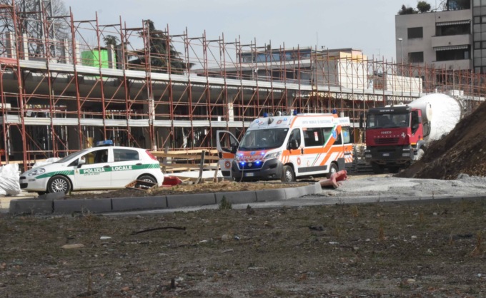 Precipitato e morto in cantiere “per risparmiare dieci minuti”