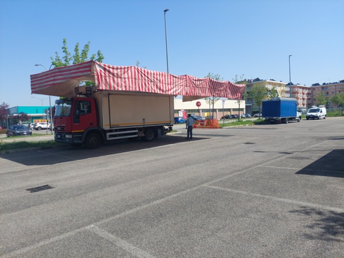 Il mercato cittadino si… trasferisce