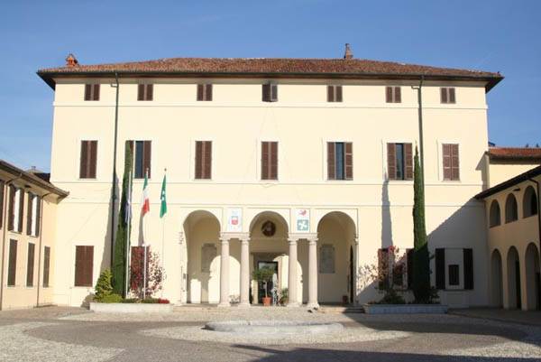 Dimissioni di massa a Robecchetto: lasciano otto consiglieri su 12