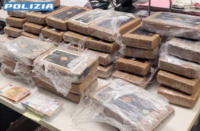 Arrestate tre persone e sequestrati 45 chili di cocaina