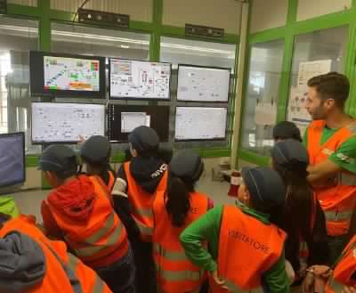 I bambini in azienda per il progetto dedicato al riciclo dei materiali