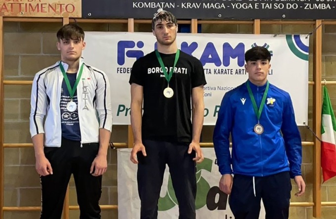 Hased Ceraj strepitoso nella lotta greco romana