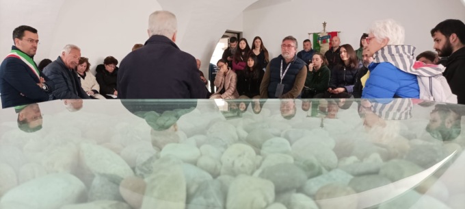 I ragazzi delle scuole superiori in visita al Castello di Hartheim