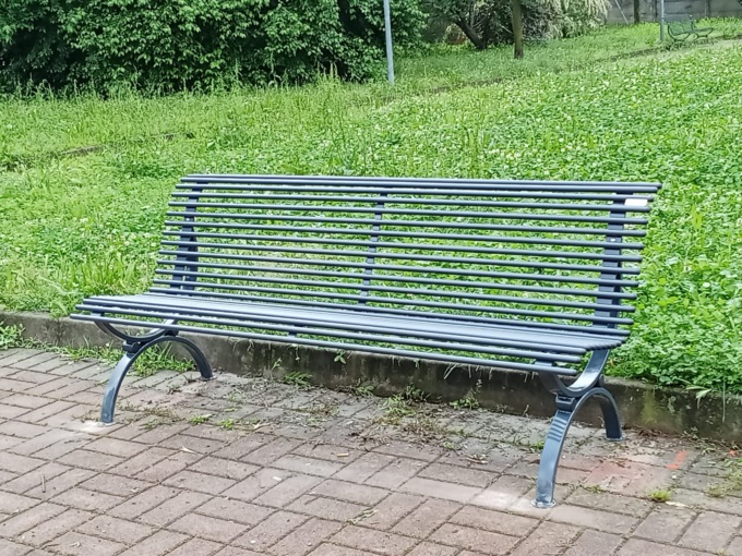 In arrivo 50 nuove panchine per Rho