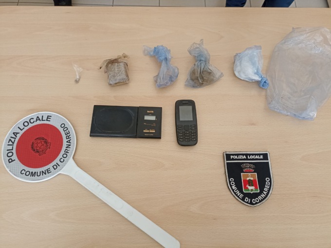 Pusher in fuga, droga recuperata