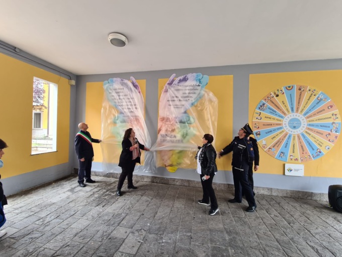 Scuola, inaugurata a Sedriano l'installazione «Le Ali della Legalità»