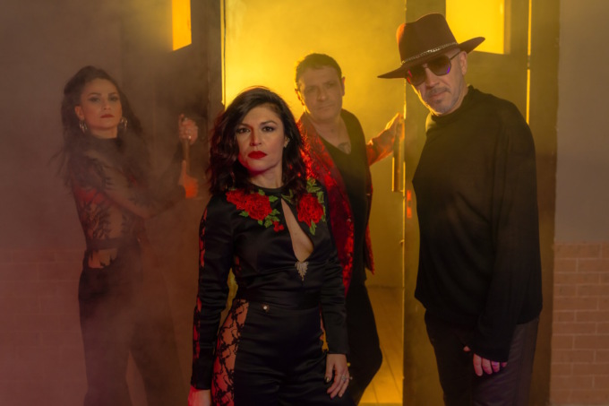 Roberta Raschellà è la chitarrista dei “Bloom”