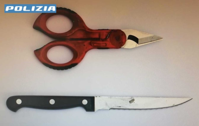 Minaccia i contradaioli con coltello e forbice, trovato nascosto su un furgone