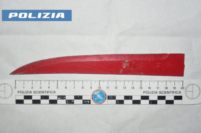 Accertamento sullo straniero che ha accoltellato un poliziotto