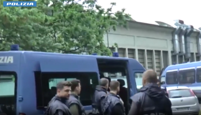 Contrasto all’immigrazione irregolare: 12 persone portate in questura