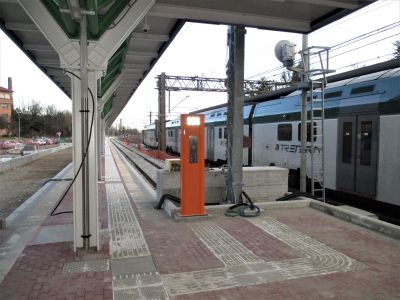 Fanno a pugni sul treno: convoglio bloccato in stazione