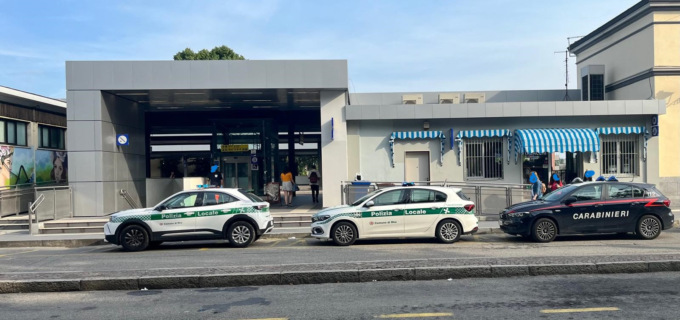 Scende dall’auto e viene morso da un cane: trasportato in ospedale