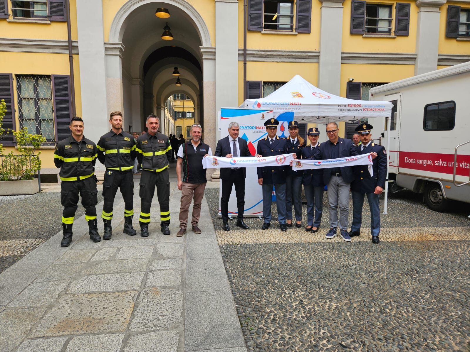 Milano Giornata Mondiale del Donatore di Sangue Polizia di Stato