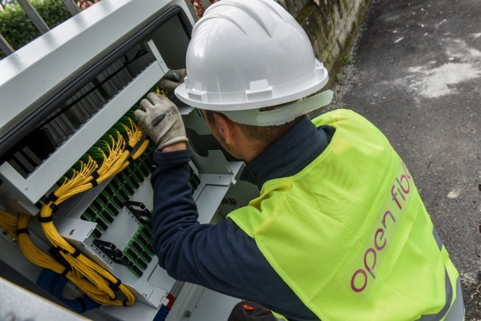 Grandi manovre a Parabiago: partiti i lavori per la fibra ottica
