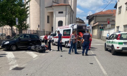 Incidente fra auto e moto: 18enne trasportato in ospedale