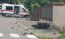 Schianto tra un'auto e una moto: muore 20enne