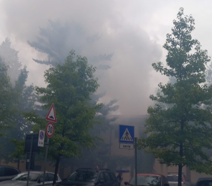 Incendio al “Chiostro solidale”, raccolta fondi per aiutare le famiglie che ci abitano