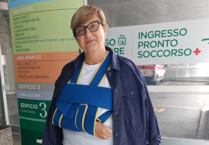 Il candidato sindaco si rompe un braccio durante la campagna elettorale
