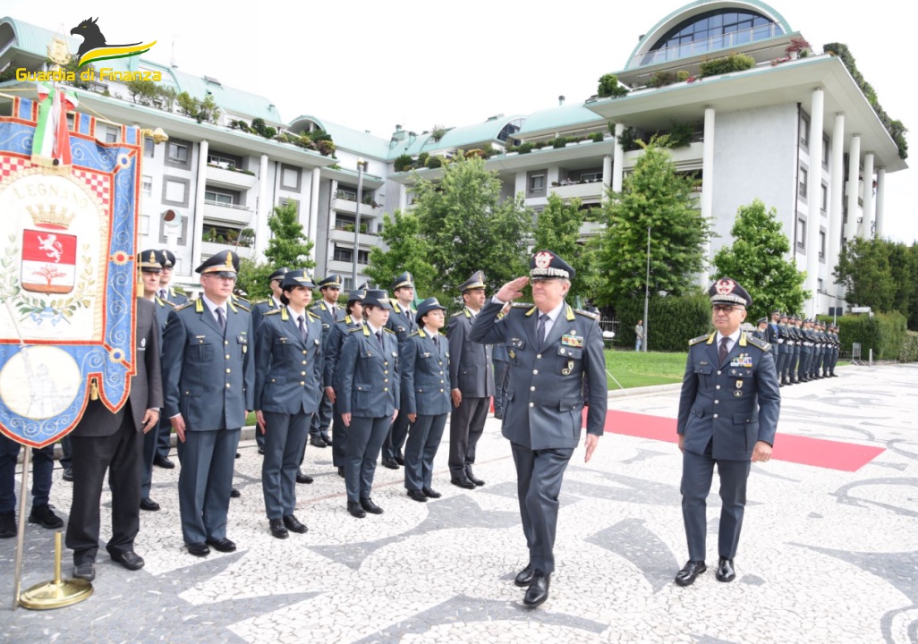 Inaugurazione monumento caduti finanza a Legnano