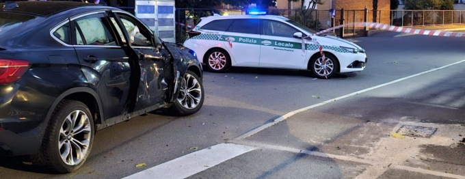 Schianto tra un'auto e una moto: muore 20enne