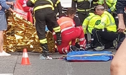 Incidente moto contro auto, paura sul Sempione. Arriva l'elisoccorso