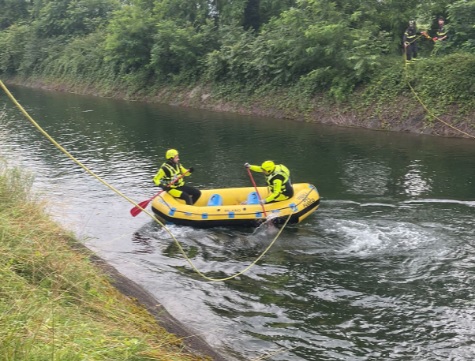 parabiago morto trovato nel villoresi vigili del fuoco