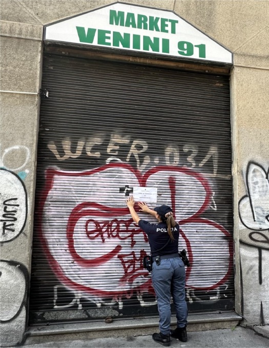 Vendevano bottiglie in vetro: chiuso per cinque giorni il Market Venini