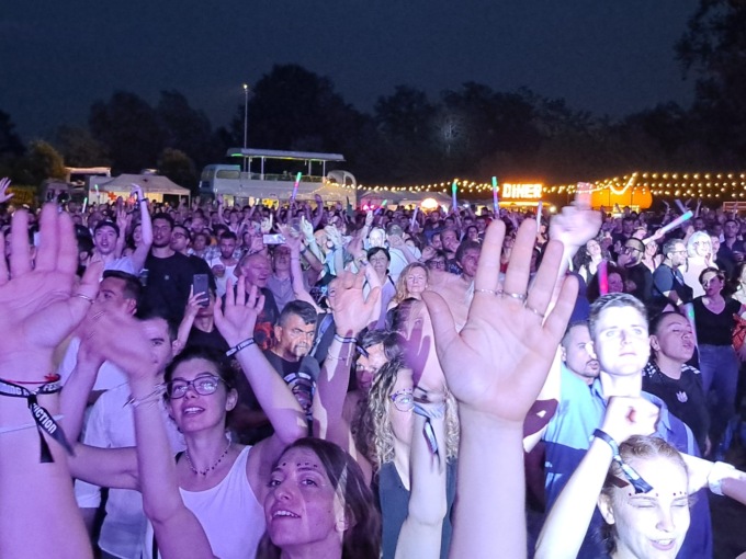 Pienone al Rugby Sound per la serata anni 90