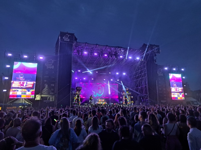 Pienone al Rugby Sound per la serata anni 90