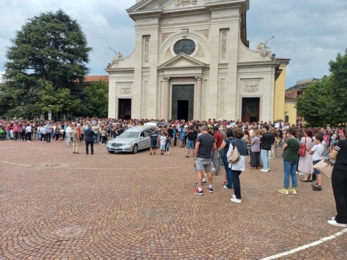 L'addio a Mattia Dattis: "Con te era impossibile sentirsi tristi"