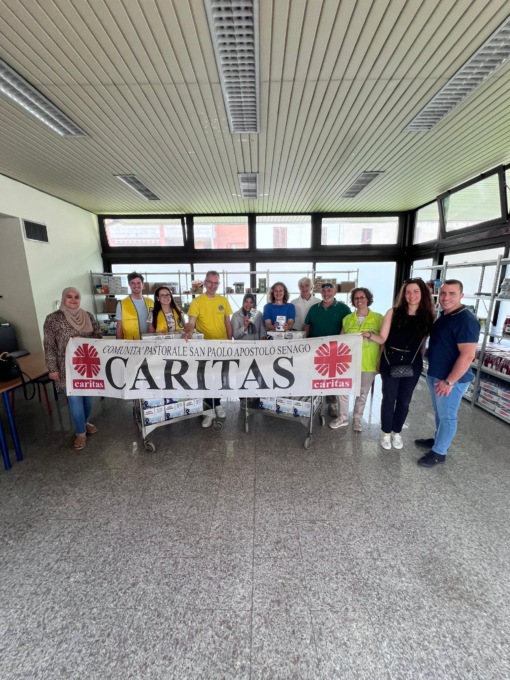 Lions Senago donano 480 litri di latte alla Caritas
