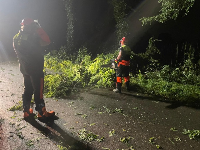 Maltempo, gli effetti della grandinata di venerdì sull’Ovest Milano