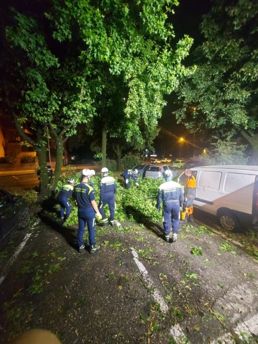 Maltempo, gli effetti della grandinata di venerdì sull'Ovest Milano