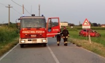 Auto finisce fuori strada, un morto e un ferito grave