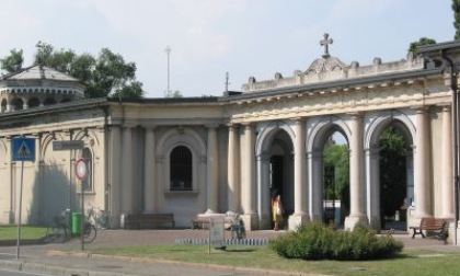 "Voglio predisporre la mia sepoltura al cimitero non mi fanno acquistare la celletta per le ceneri"