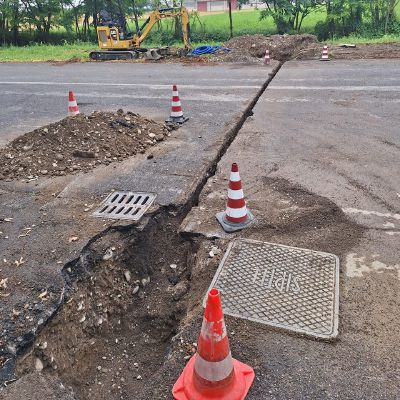 Tre piazze sotto i ferri: “Prima la posa della fibra e poi, entro l’estate, la conclusione dei lavori”