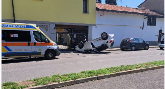 Presa la donna alla guida dell’auto scappata dall’incidente in via Ghisolfa