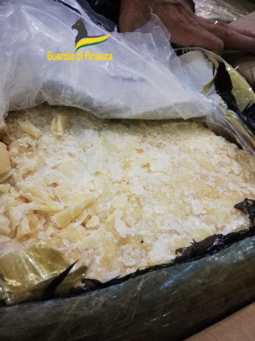 Maxi sequestro di sostanze per produrre oltre 63 milioni di pasticche di ecstasy