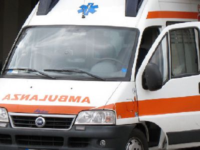 Un uomo di 46 anni senza vita trovato all’interno della sua auto