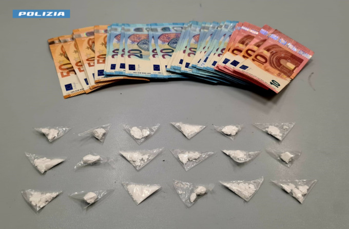 Nascondeva la droga in un calzino